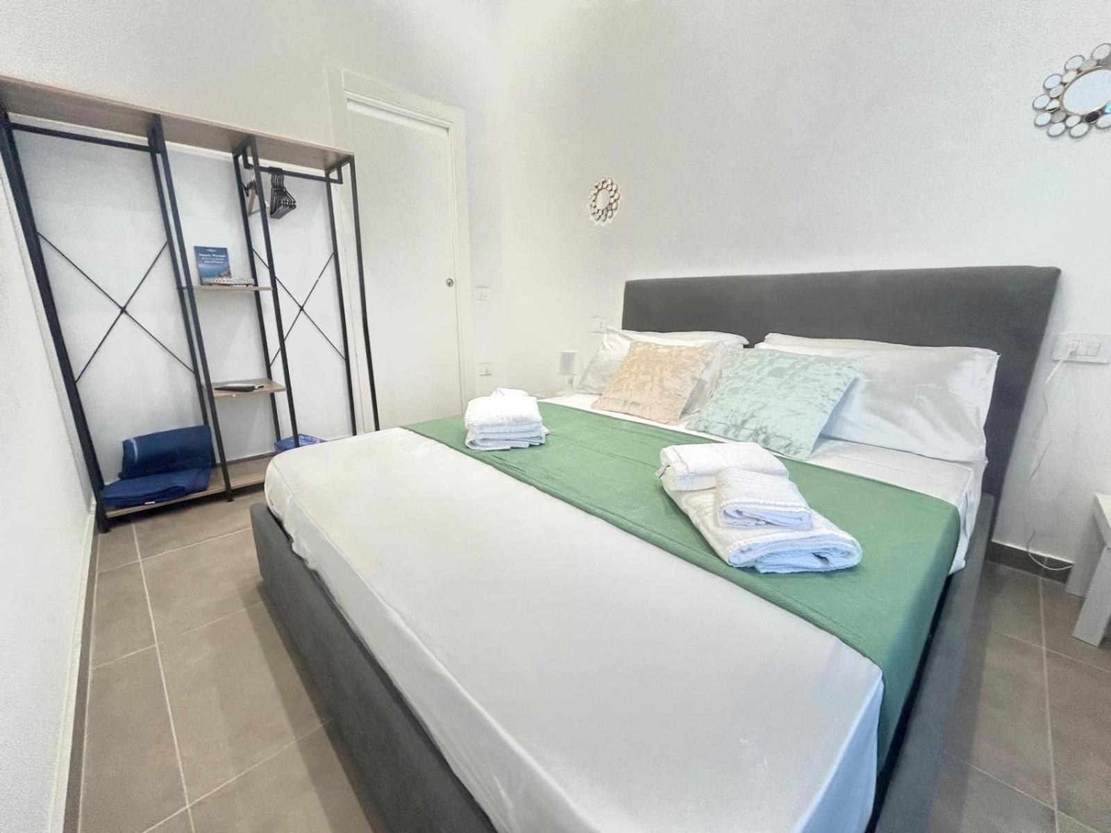Fly Zone Naples Bed and Breakfast Rum bild