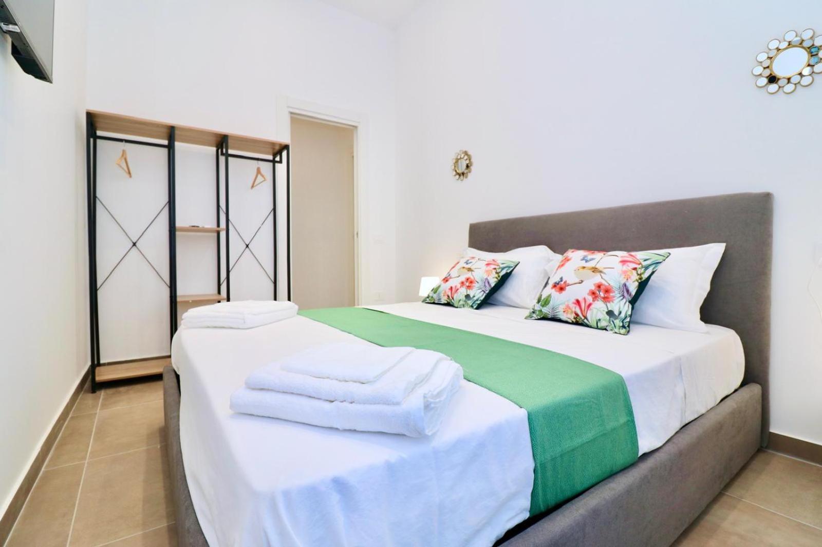 Fly Zone Naples Bed and Breakfast Exteriör bild